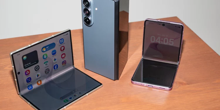 Samsung i jep Apple një këshillë për iPhone-in e palosshëm