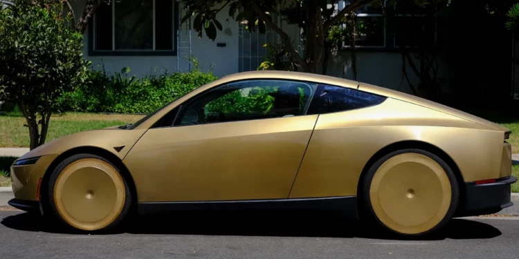 Cybercab i Tesla-s nis shërbimin autonom, por tashmë po hetohet nga autoritetet